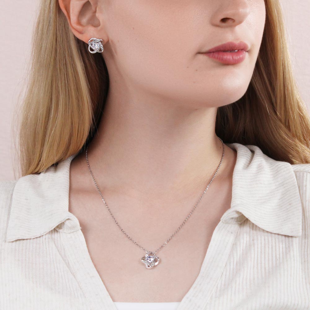 Daughter Neck 1